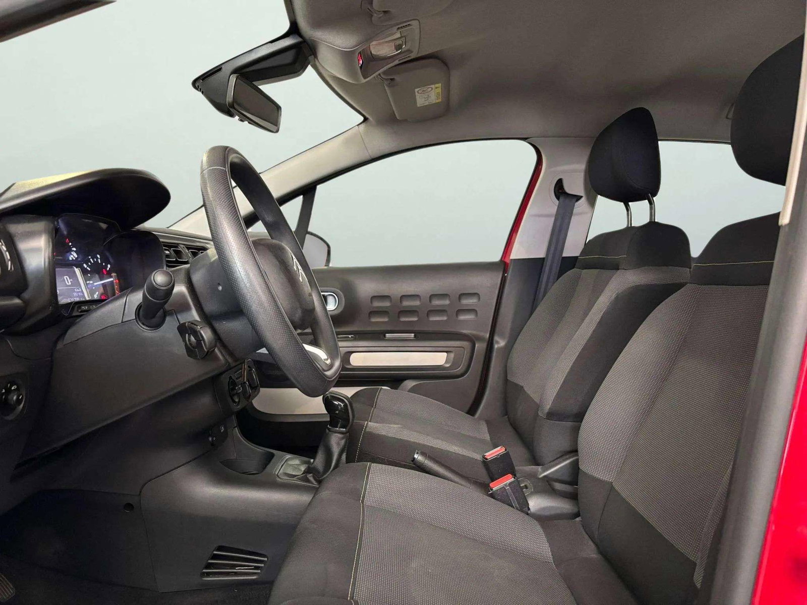 https://cdn-flexicar.caraffinity.it/public_appraisal_images_pro/images/stock/285098/24GPngticr__WhatsApp Image 2026-09-03 at 10.49.06 (4).jpg